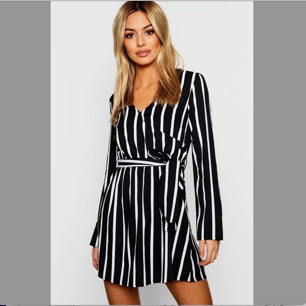 Boohoo Petite Black Wrap Dress